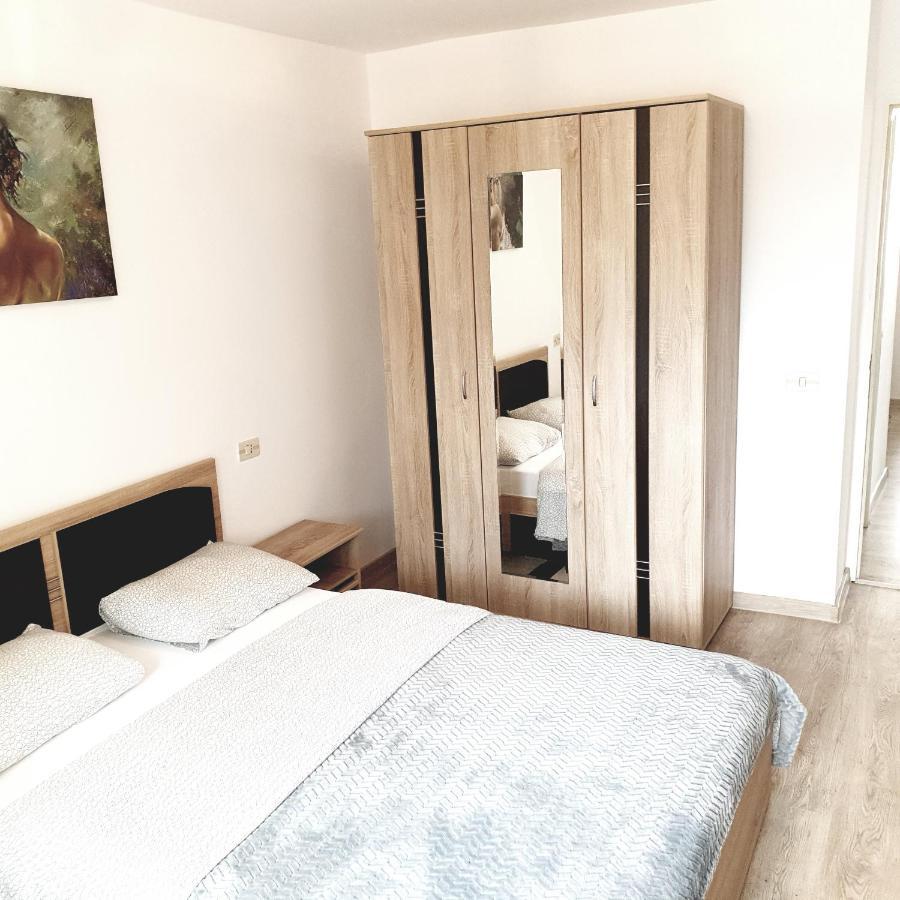 Apartament Carolina Parc อัลบายูเลีย ภายนอก รูปภาพ