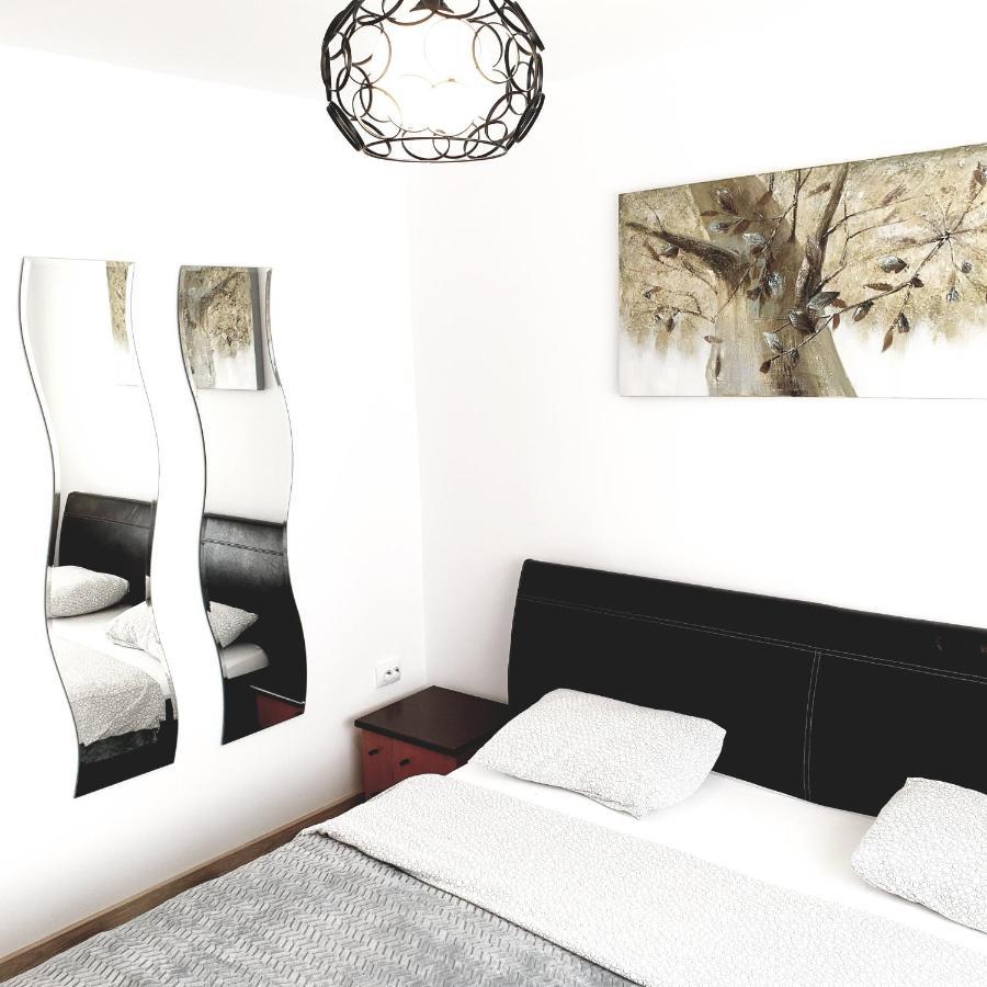 Apartament Carolina Parc อัลบายูเลีย ภายนอก รูปภาพ
